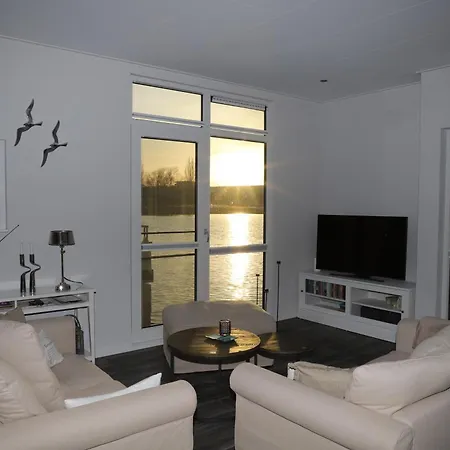 Hausboot Floating Haus Ankerplatz 7 In 펜션 *