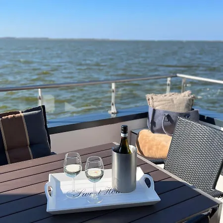 בית נופש Hausboot Floating Haus Ankerplatz 7 In